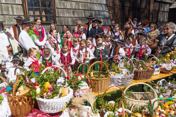 Wielka Sobota - święcenie pokarmów przy Starym Kościele